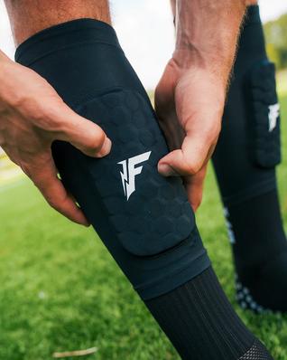 BUILT-IN SHINPADS